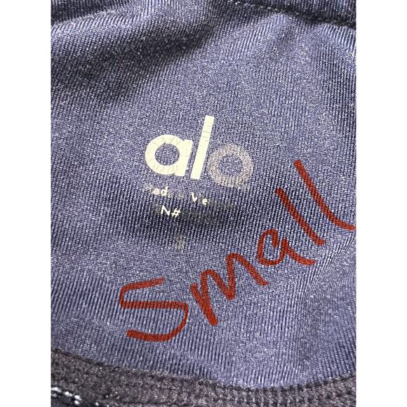 ALO Yoga Women's Airbrush Feather Leggings size small 
Gym / workout / sports - Picture 12 of 13